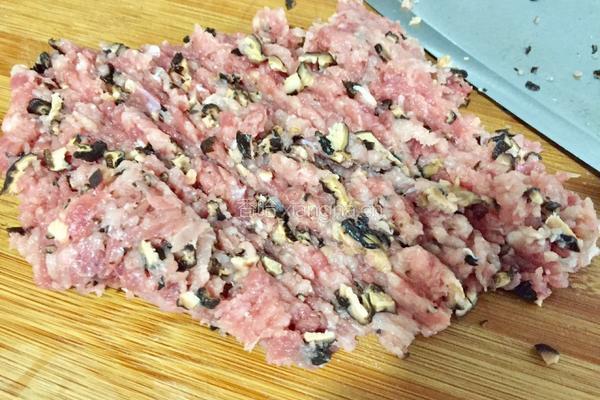 香菇蒸肉饼的做法图解5
