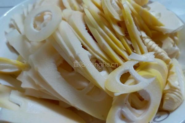 竹笋炒肉片的做法图解1