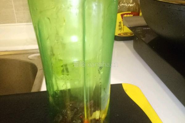 蔓越莓红枣枸杞牛奶的做法图解4