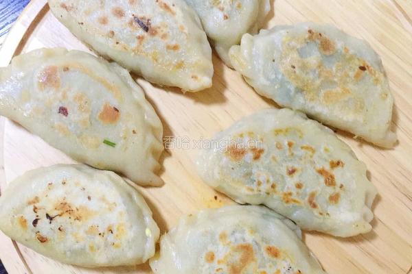 韭菜鸡蛋香菇鲜肉盒子的做法图解5