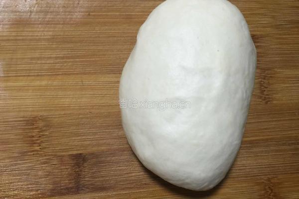 韭菜鸡蛋香菇鲜肉盒子的做法图解1