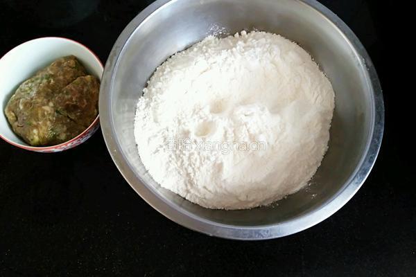 油烙肉馅小饼的做法图解1