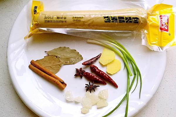 孜然红烧素鸡的做法图解1
