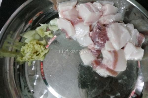 草菇炒肉的做法图解2