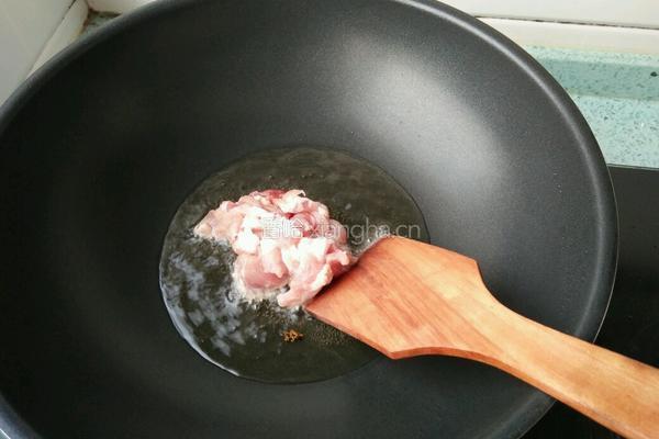 菜花炒肉的做法图解4