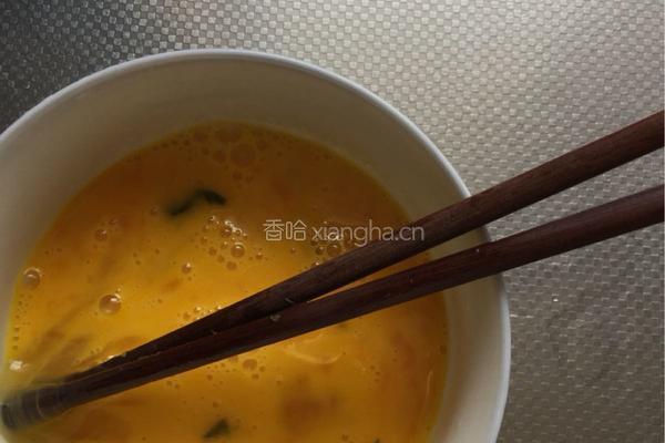 香椿煎土鸡蛋的做法图解3