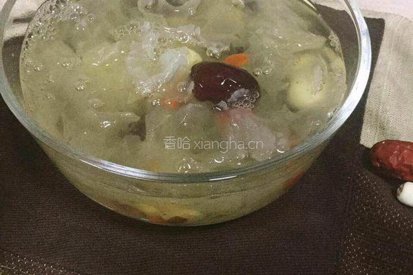 银耳莲子羹的做法图解8