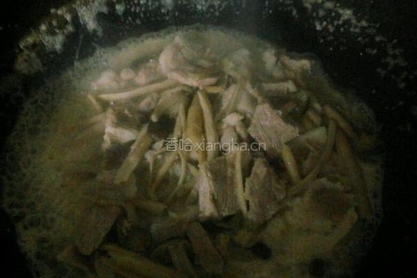 鲜茶树菇炒肉的做法图解7
