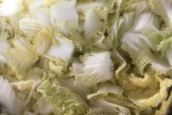 白菜炒木耳的做法图解2