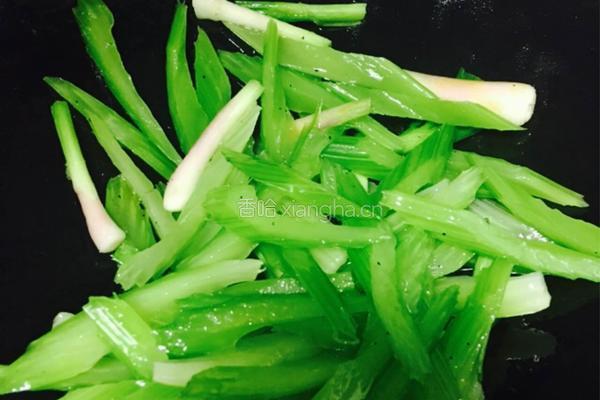 西芹炒千张的做法图解11