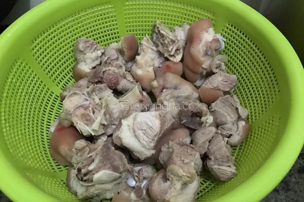 冬菇焖猪手的做法图解1