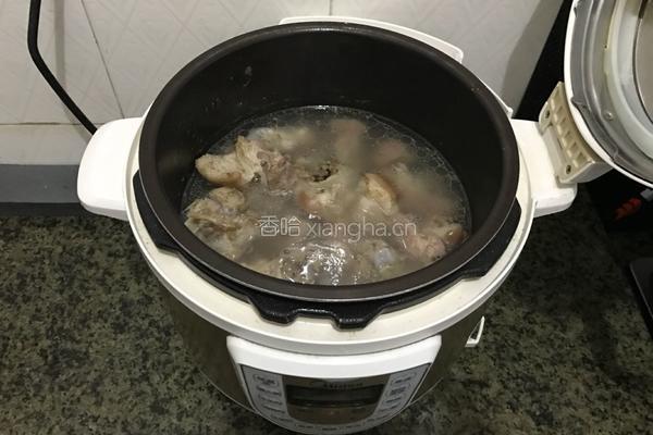冬菇焖猪手的做法图解4