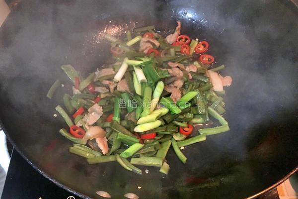 贡菜炒肉的做法图解7