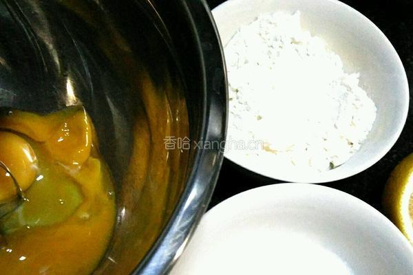 简单版蛋黄饼干的做法图解1