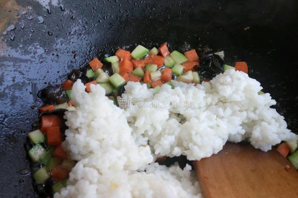 虾仁蛋炒饭的做法图解6