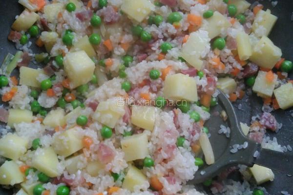 豌豆腊肠土豆闷饭的做法图解6