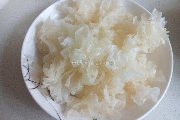 菠萝银耳枸杞汤的做法图解6