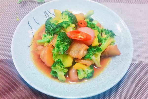 西兰花炒五花肉的做法图解5