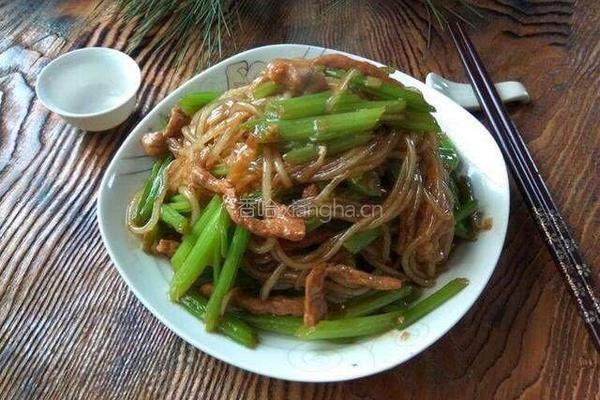 芹菜肉丝的做法图解6