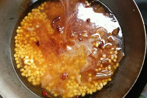 黄豆炖肉皮的做法图解3