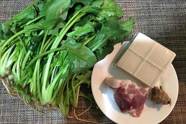 肉末菠菜豆腐汤的做法图解1
