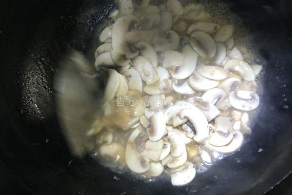 家常肉片炒蘑菇的做法图解3