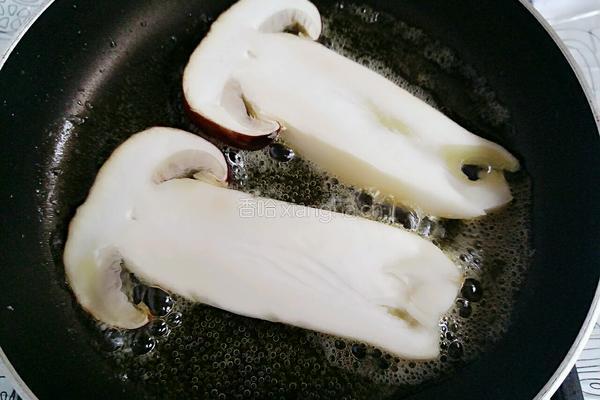 黄油煎松茸#年夜饭的做法图解6