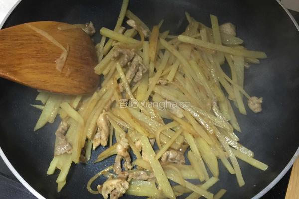 青椒炒土豆肉丝的做法图解3