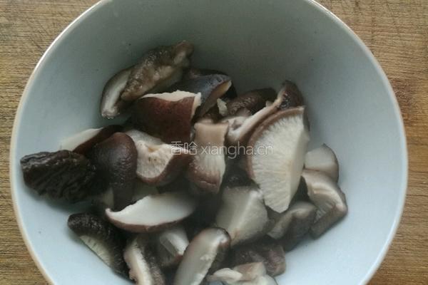 香菇苔芯菜的做法图解3