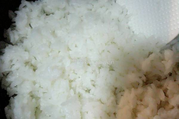 酱油炒饭的做法图解2