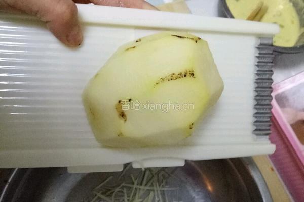 炸土豆蟹的做法图解2
