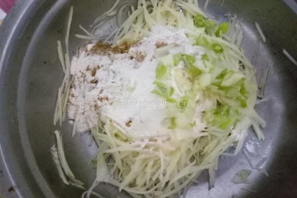 炸土豆蟹的做法图解3