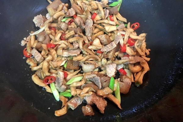 大头萝卜干炒肉的做法图解7