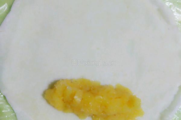 菠萝香蕉卷的做法图解5