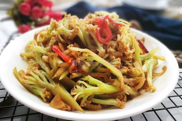 「Cathy边吃边营养」洋葱清炒有机菜花 非干锅版的做法图解7