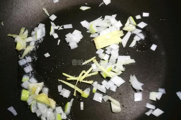 「Cathy边吃边营养」洋葱清炒有机菜花 非干锅版的做法图解4