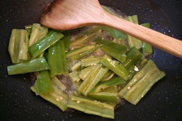辣椒炒肉的做法图解3