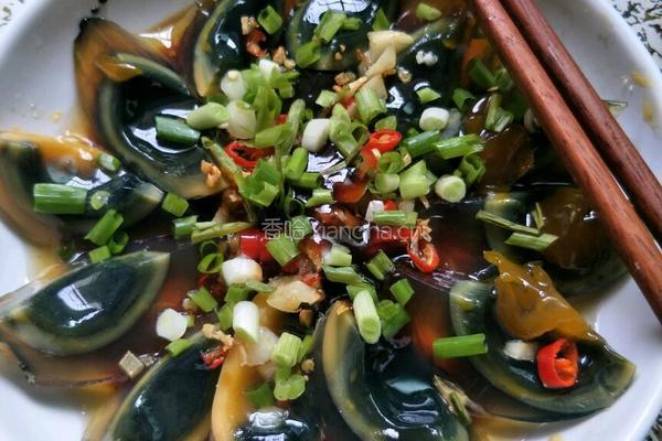 凉拌皮蛋的做法图解3