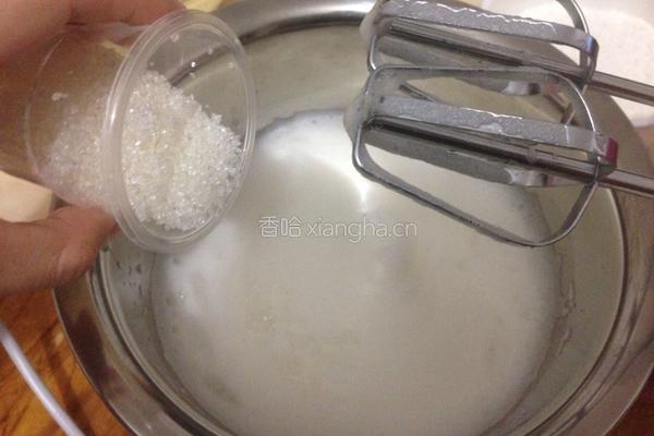 可可奶油蛋糕卷的做法图解4