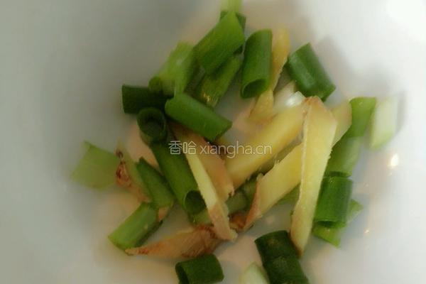 香辣杏鲍菇芹菜丁的做法图解3