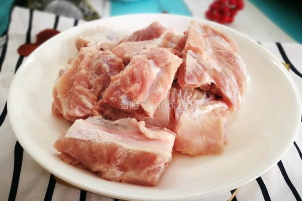 「Cathy边吃边营养」零油脂版清炖排骨的做法图解1