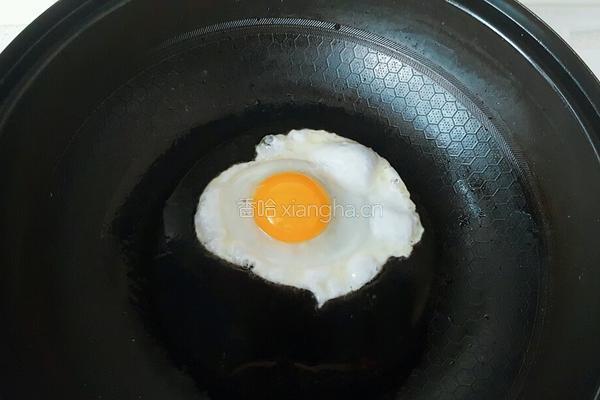 溏心煎蛋的做法图解2