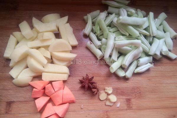 芸豆炖土豆的做法图解1