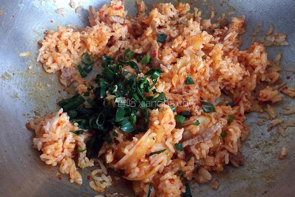 辣白菜炒饭的做法图解5