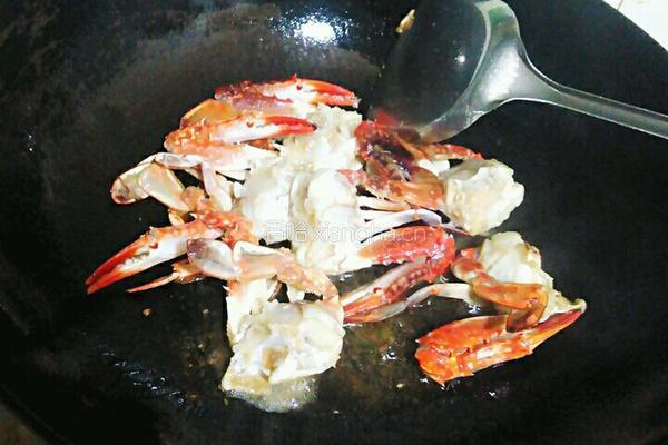 葱香海蟹的做法图解3