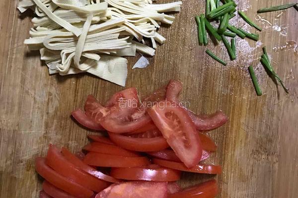 番茄肉片汤的做法图解1