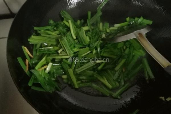 韭菜金针菇的做法图解8