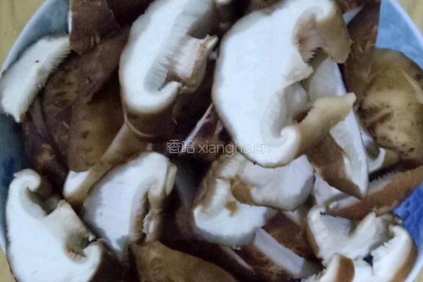 香菇炒肉片的做法图解2