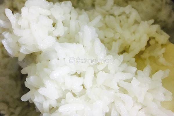 土豆葱香卤汁饭的做法图解2