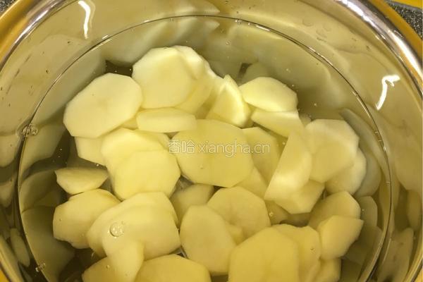 奶香土豆泥的做法图解2